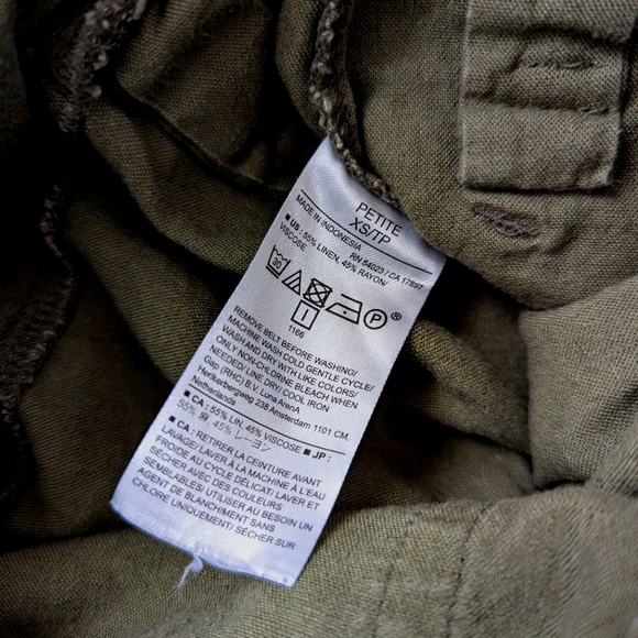 Linen Blend Long Sleeve Romper - Picture 4 of 4